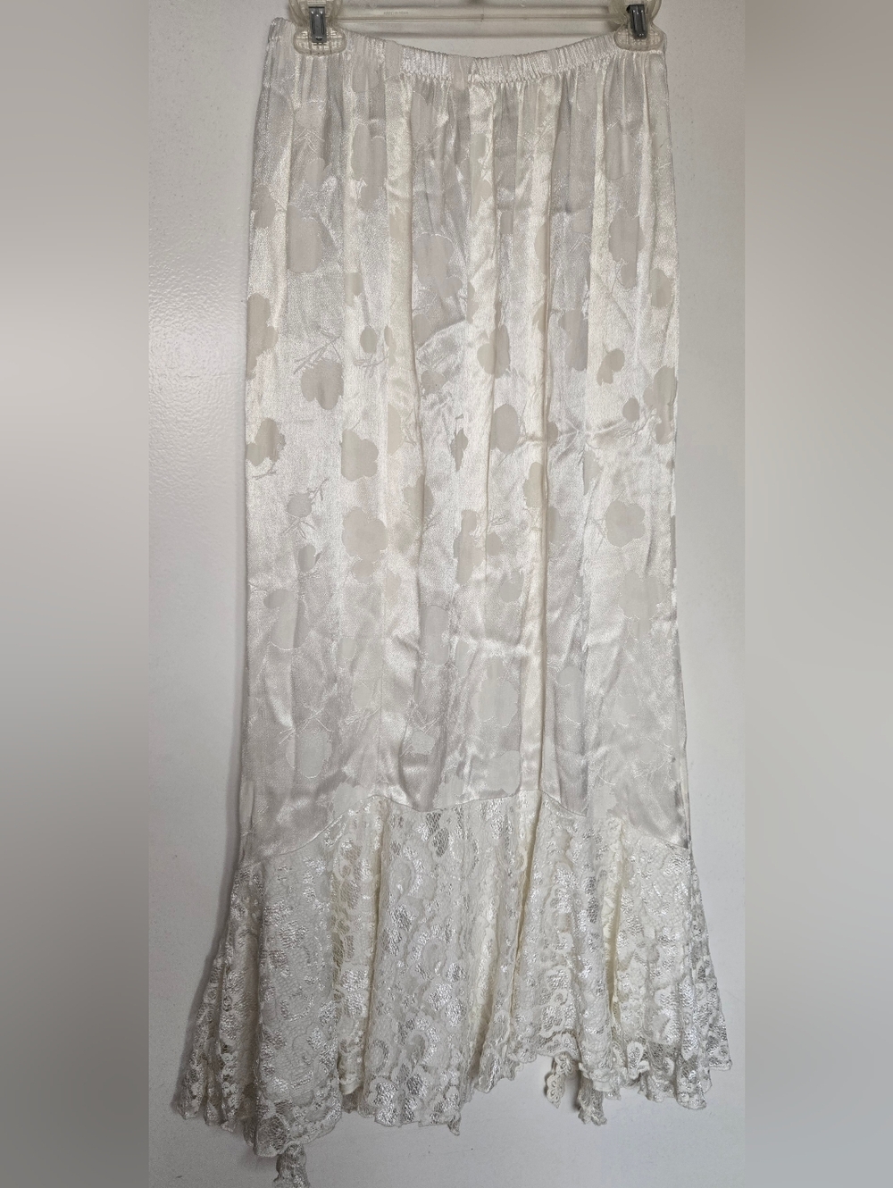 Vintage Cream Lace Embossed Mermaid Skirt